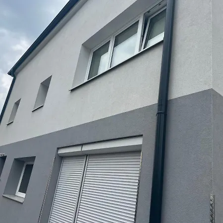 Golden Gate Apartment