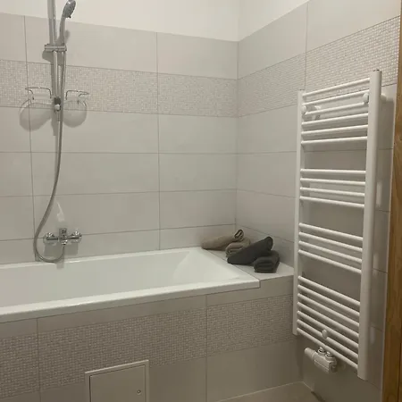 Apartment Golden Gate Orth an der Donau