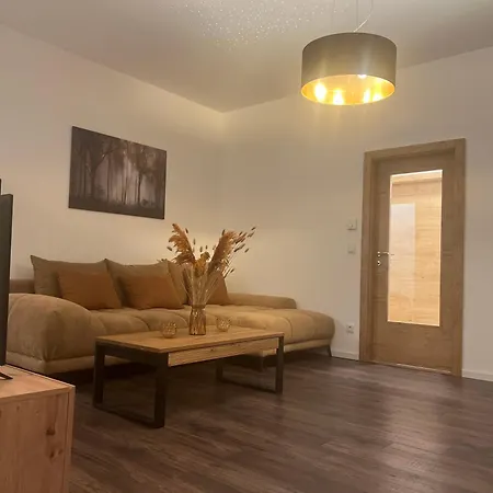 Golden Gate Apartment *