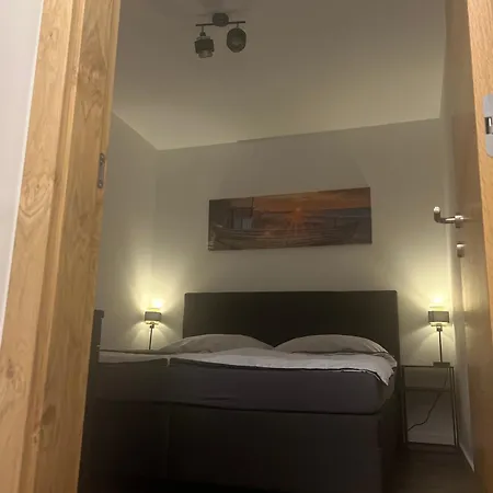 Golden Gate Apartment