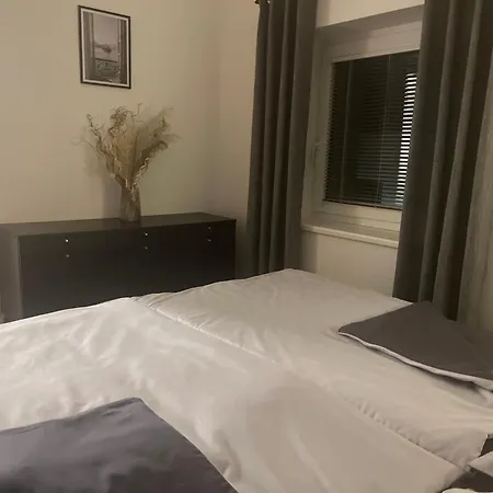 Golden Gate Apartment