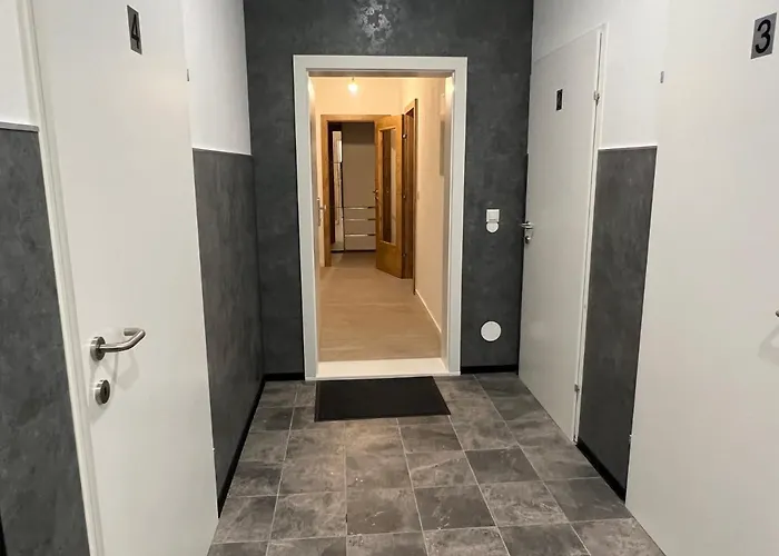 Golden Gate Apartment *