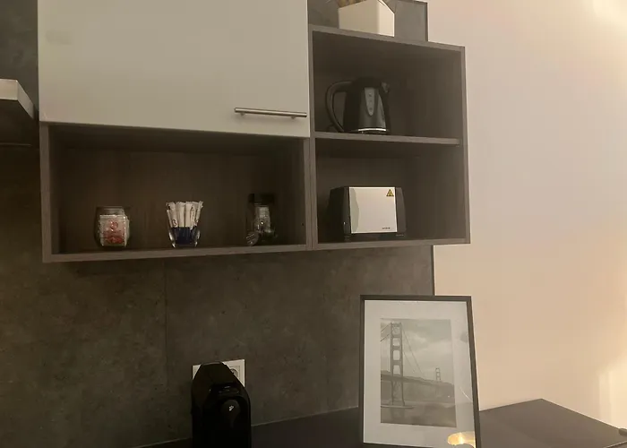 Golden Gate Apartment *