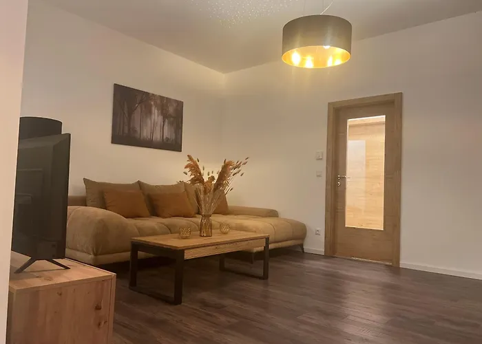 Golden Gate Apartment *